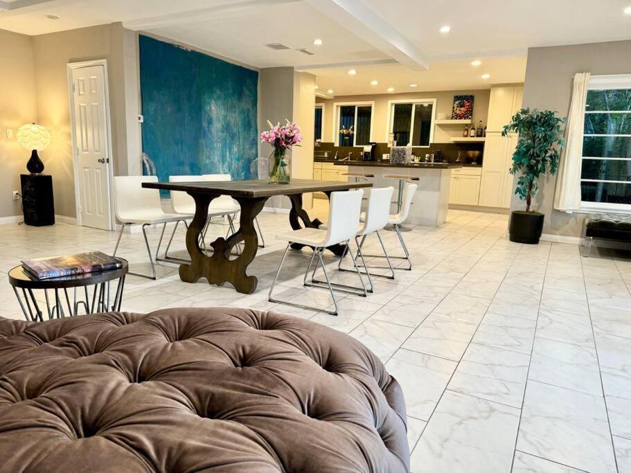 #Universal Apartment Лос Анджелис Екстериор снимка