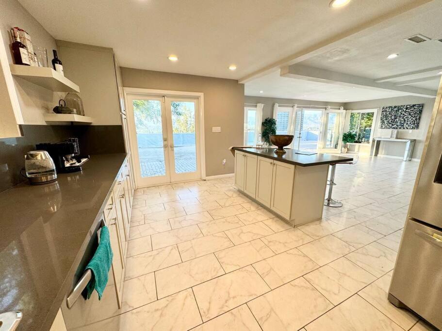 #Universal Apartment Лос Анджелис Екстериор снимка